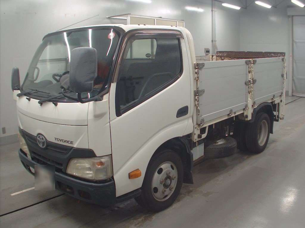 2011 Toyota Toyoace Truck XZU605[0]