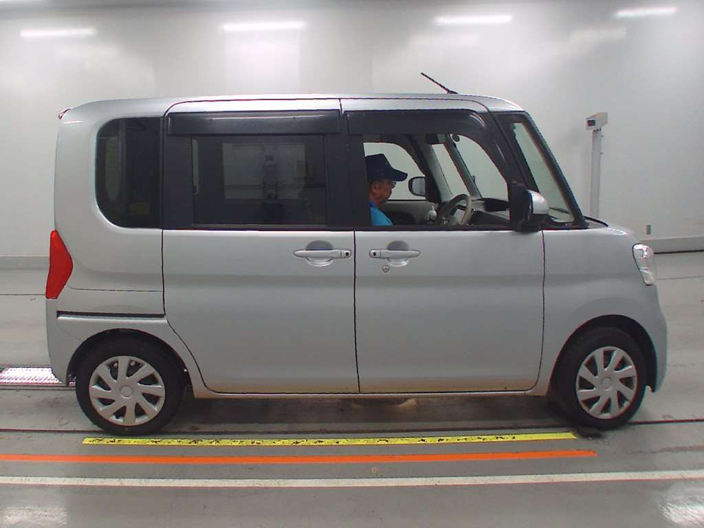 2018 Daihatsu Tanto LA600S[2]