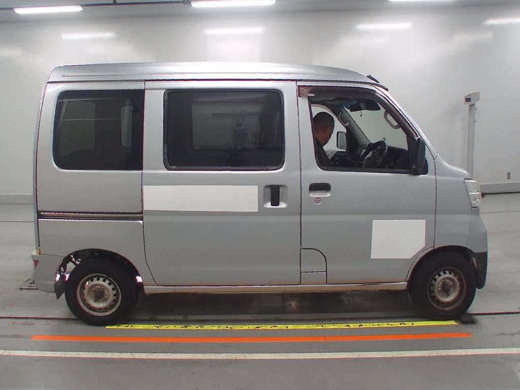 2018 Daihatsu Hijet Cargo S321V[2]