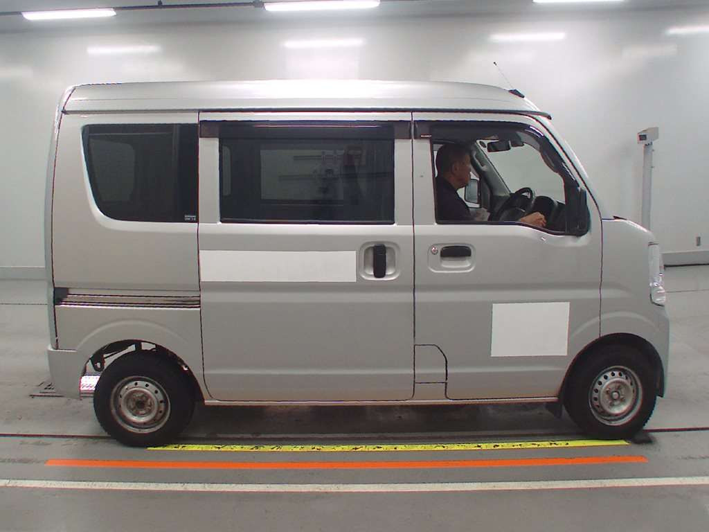 2018 Suzuki Every DA17V[2]