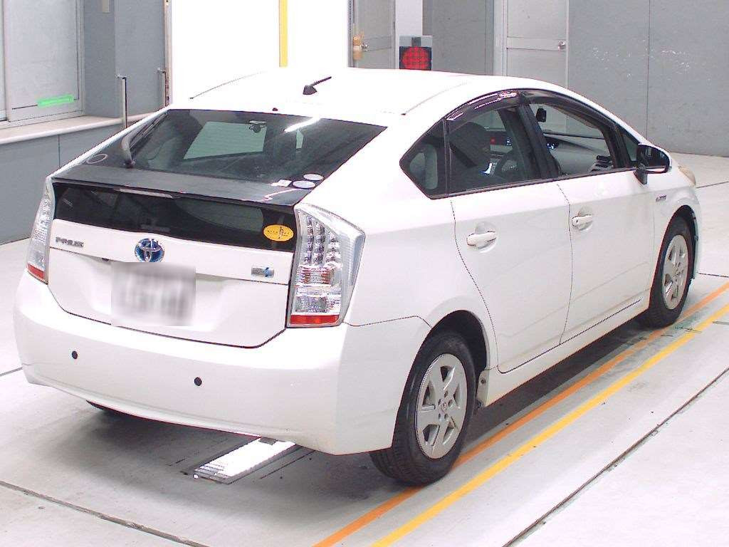 2010 Toyota Prius ZVW30[1]