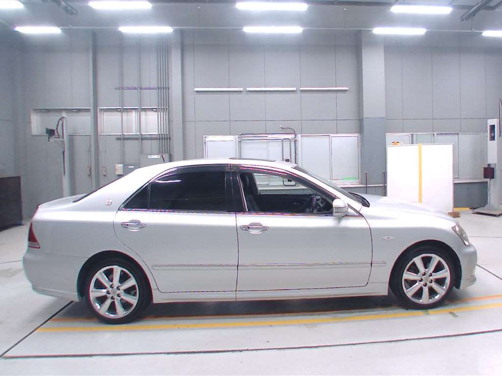 2005 Toyota Crown GRS180[2]