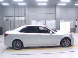 2015 Toyota Crown