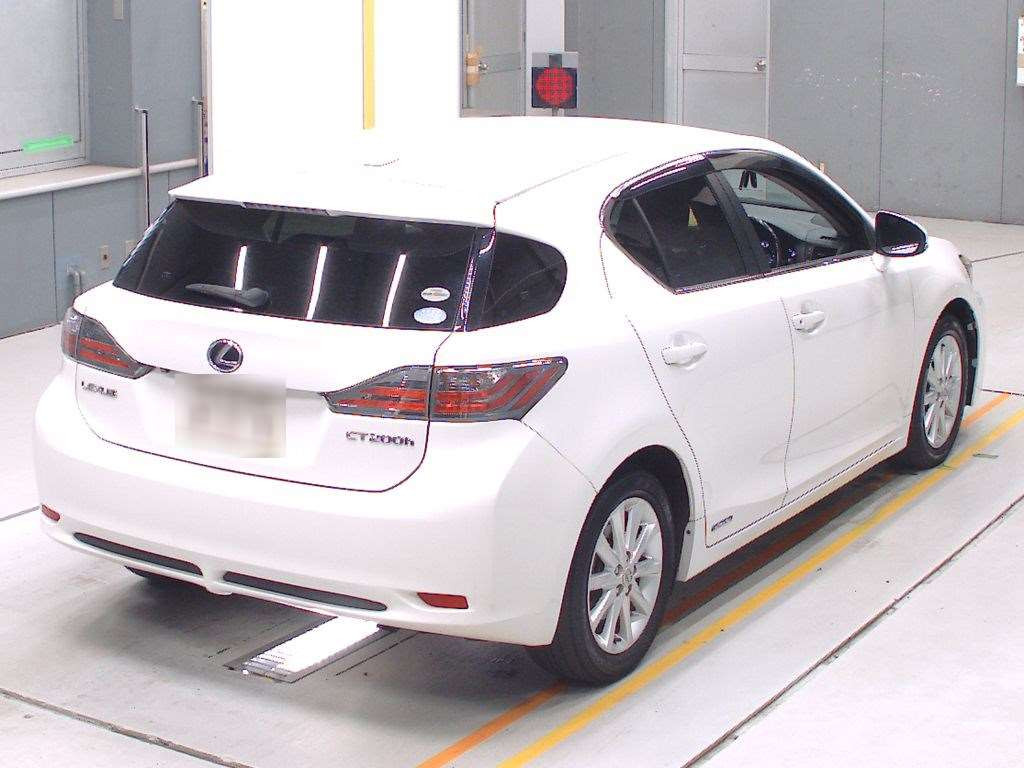 2011 Lexus CT ZWA10[1]