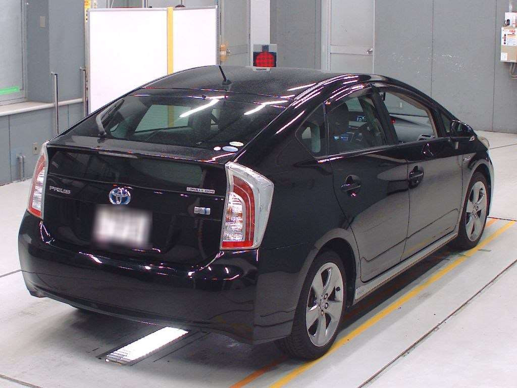 2013 Toyota Prius ZVW30[1]