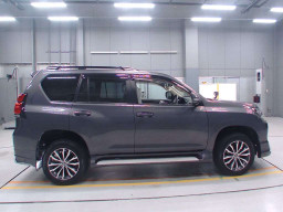 2020 Toyota Land Cruiser Prado