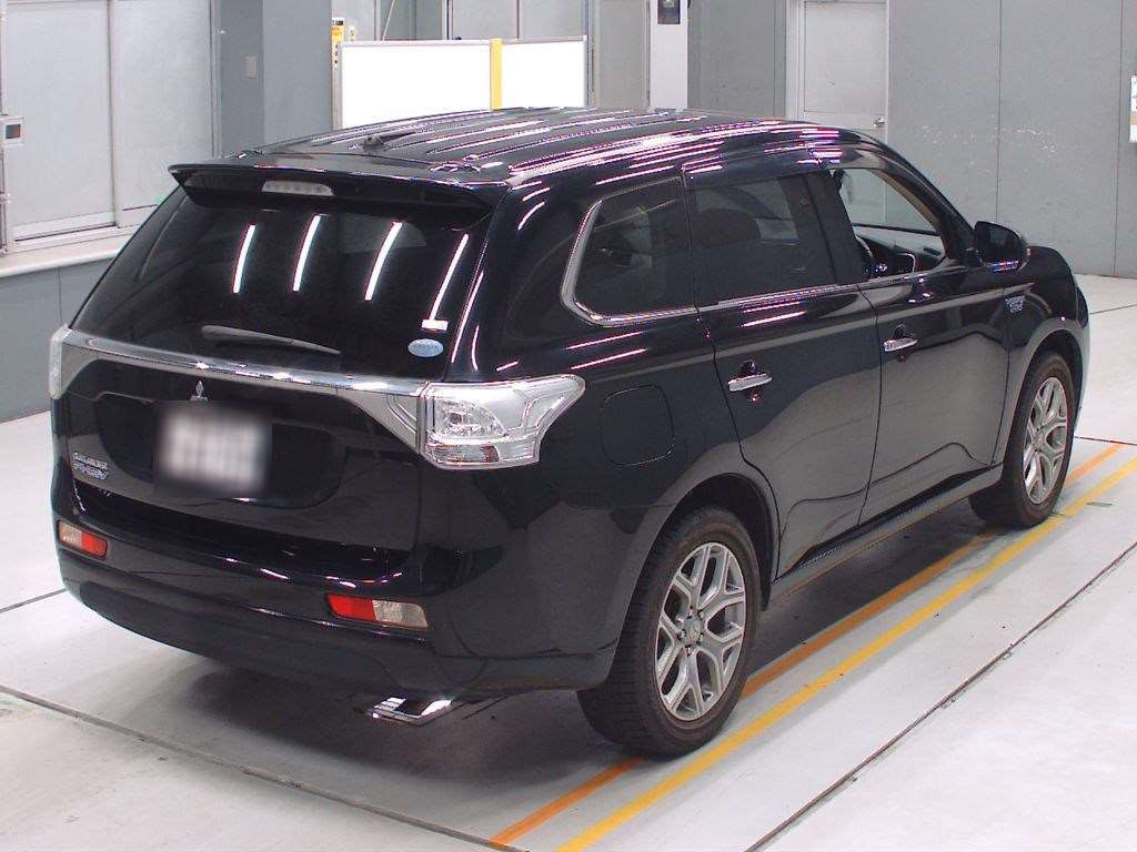 2013 Mitsubishi Outlander PHEV GG2W[1]