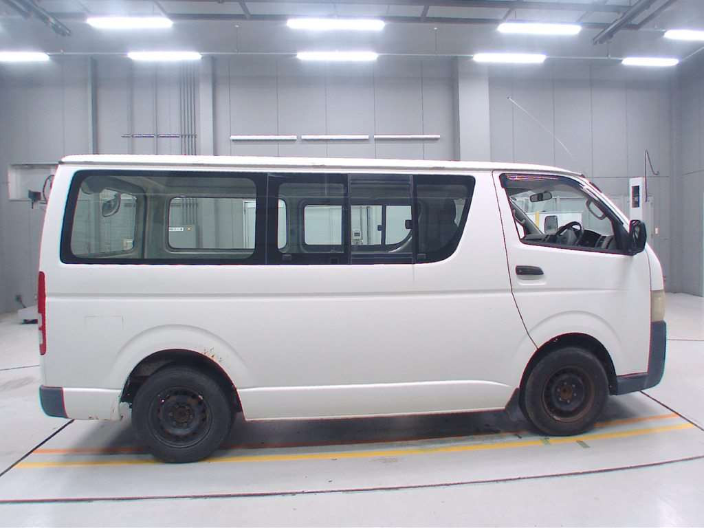 2005 Toyota Hiace Van TRH200V[2]