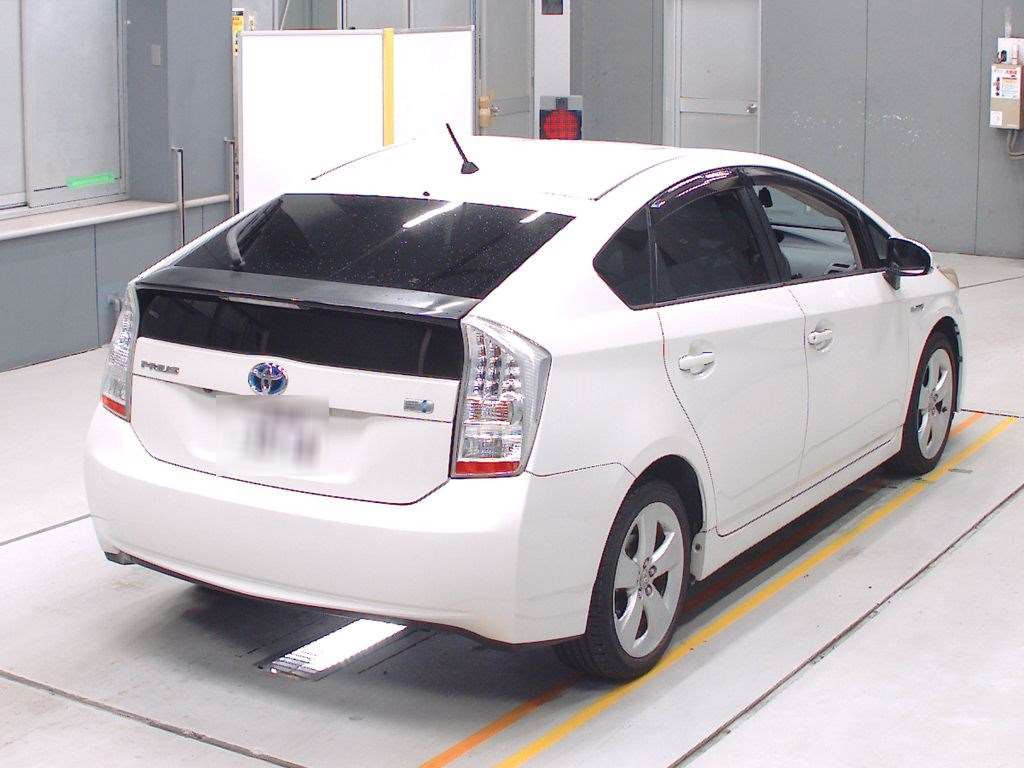 2010 Toyota Prius ZVW30[1]