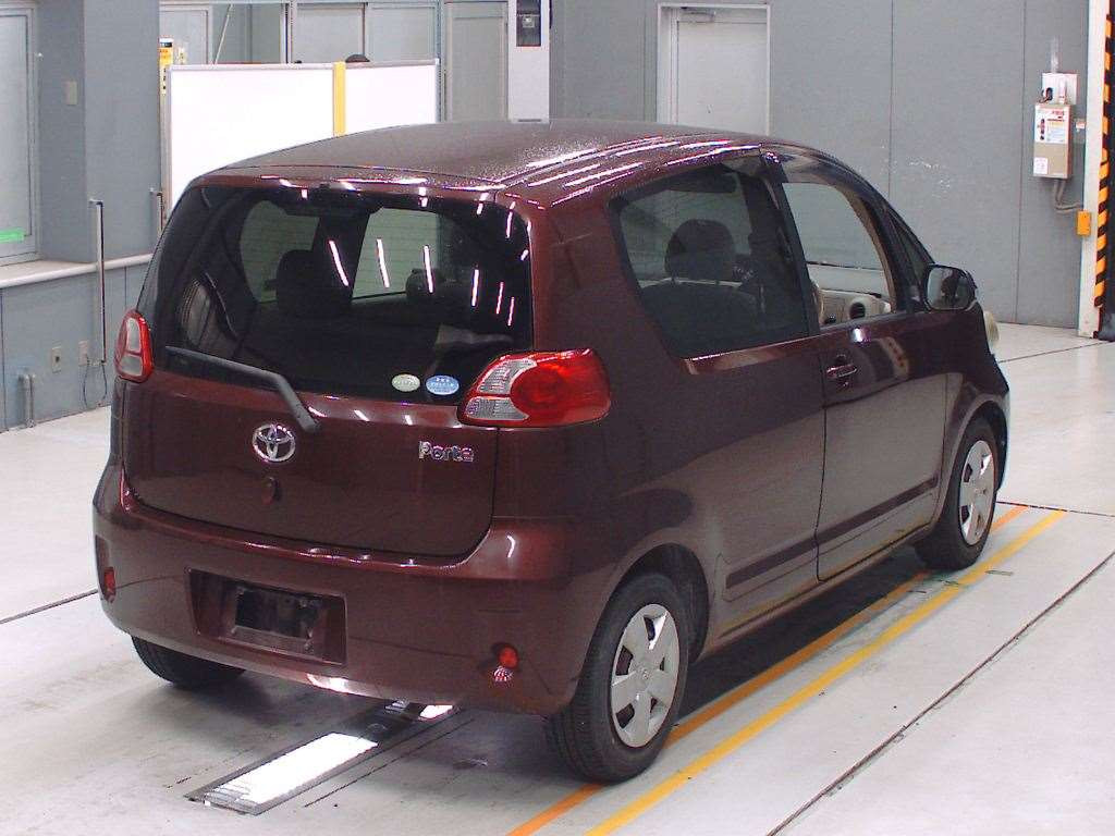 2009 Toyota Porte NNP10[1]