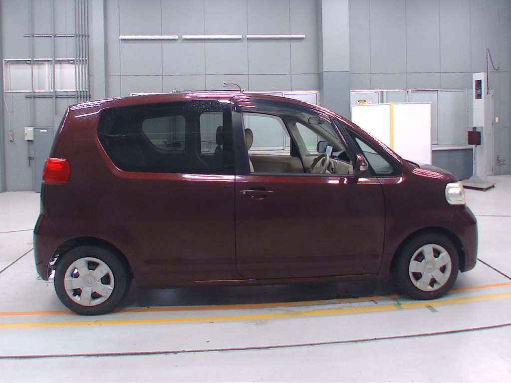 2009 Toyota Porte NNP10[2]