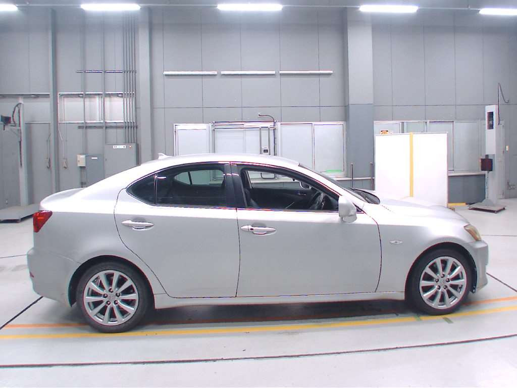 2005 Lexus IS GSE20[2]