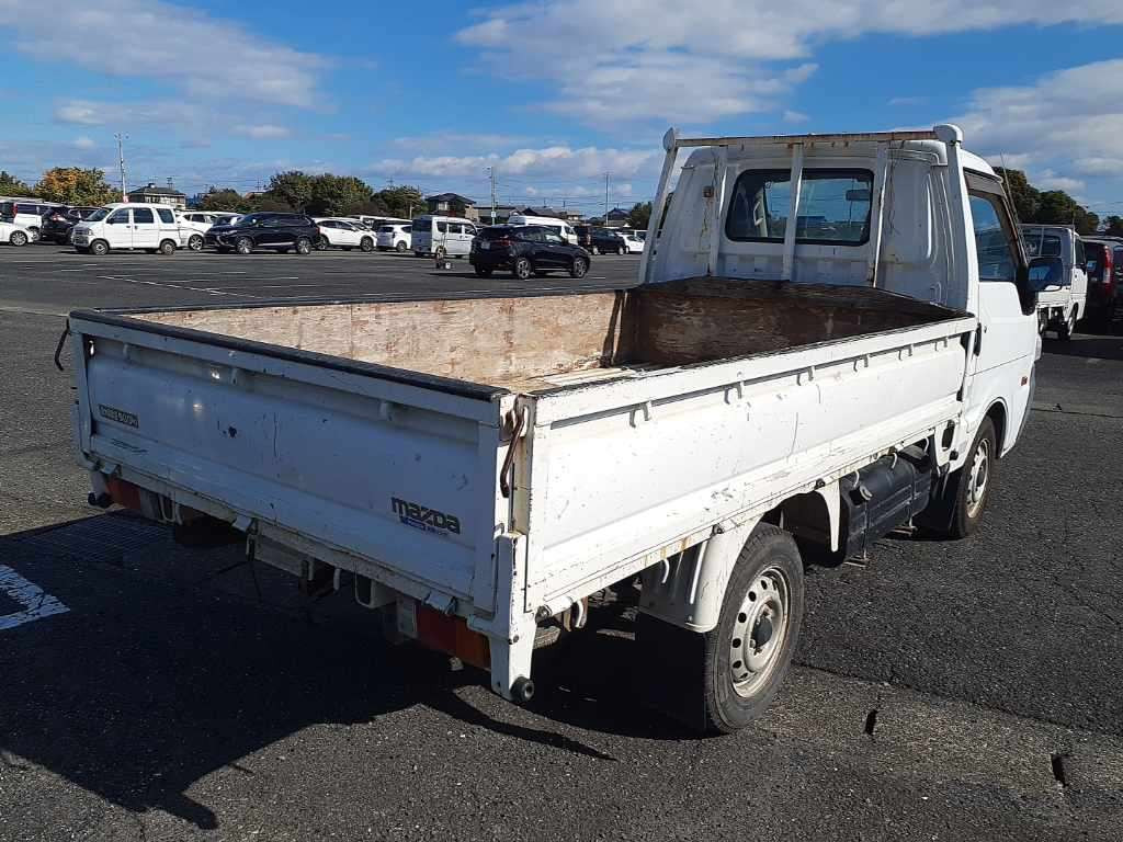 2010 Mazda Bongo Truck SKP2T[1]