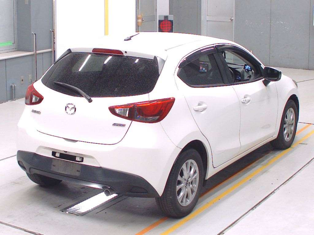 2015 Mazda Demio DJ5FS[1]