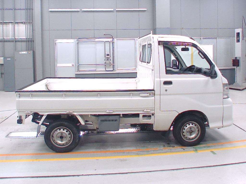 2014 Daihatsu Hijet Truck S211P[2]