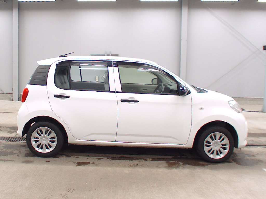 2016 Toyota Passo M700A[2]