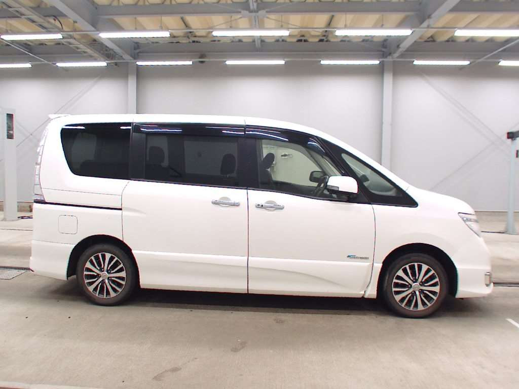 2015 Nissan Serena HFC26[2]