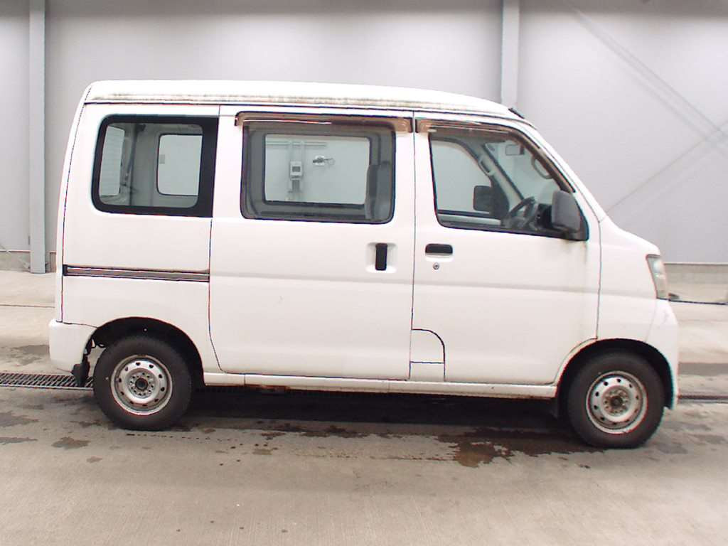 2012 Daihatsu Hijet Cargo S331V[2]