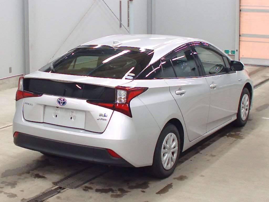 2019 Toyota Prius ZVW55[1]