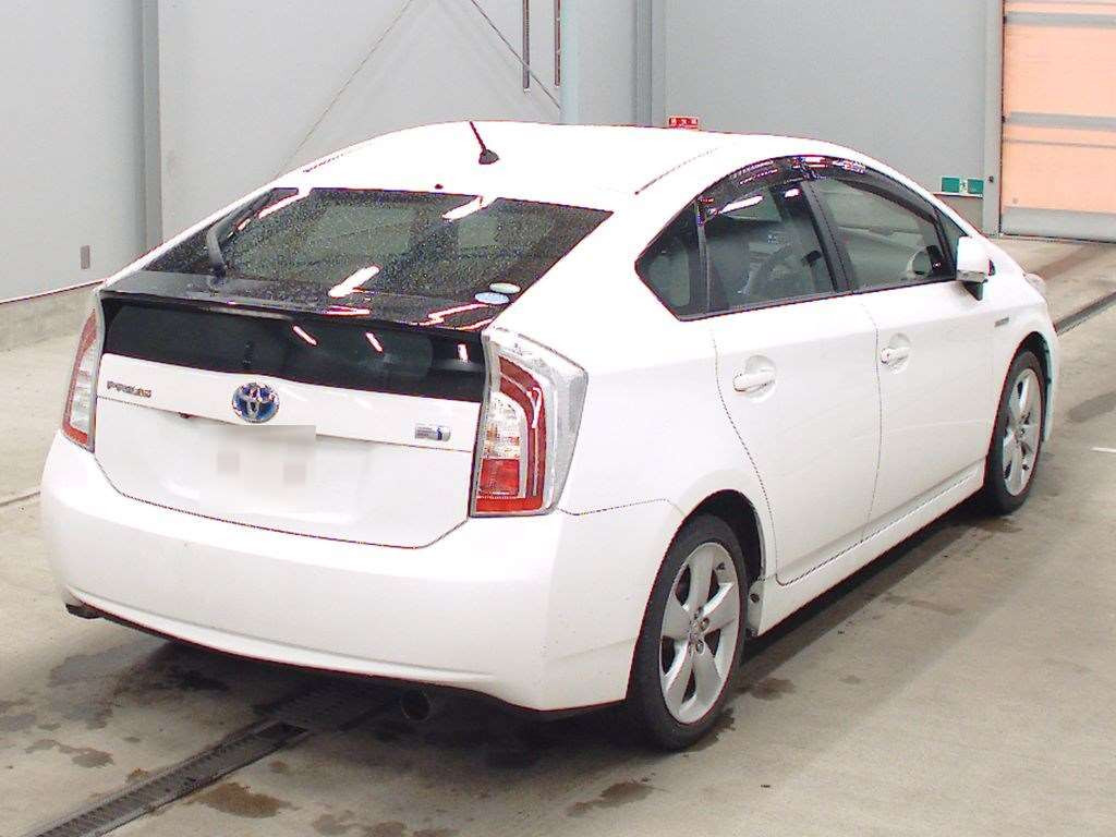 2013 Toyota Prius ZVW30[1]