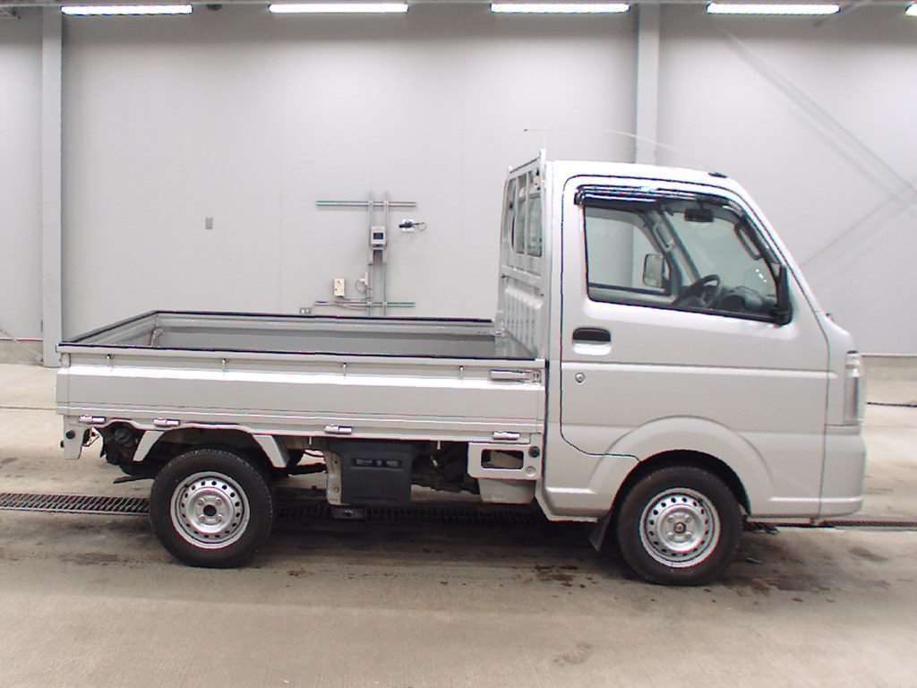 2017 Suzuki Carry Truck DA16T[2]