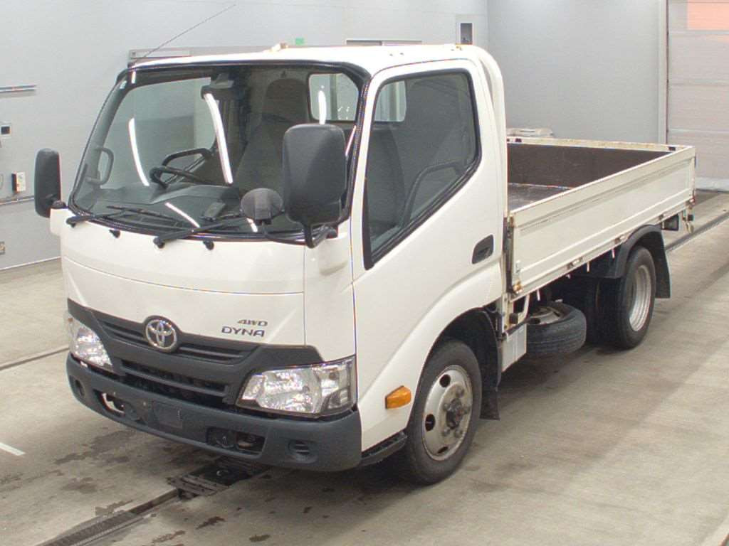 2017 Toyota Dyna Truck XZU675[0]