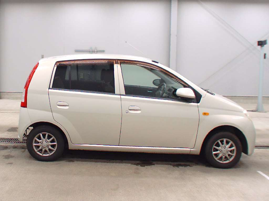 2004 Daihatsu Mira L260S[2]