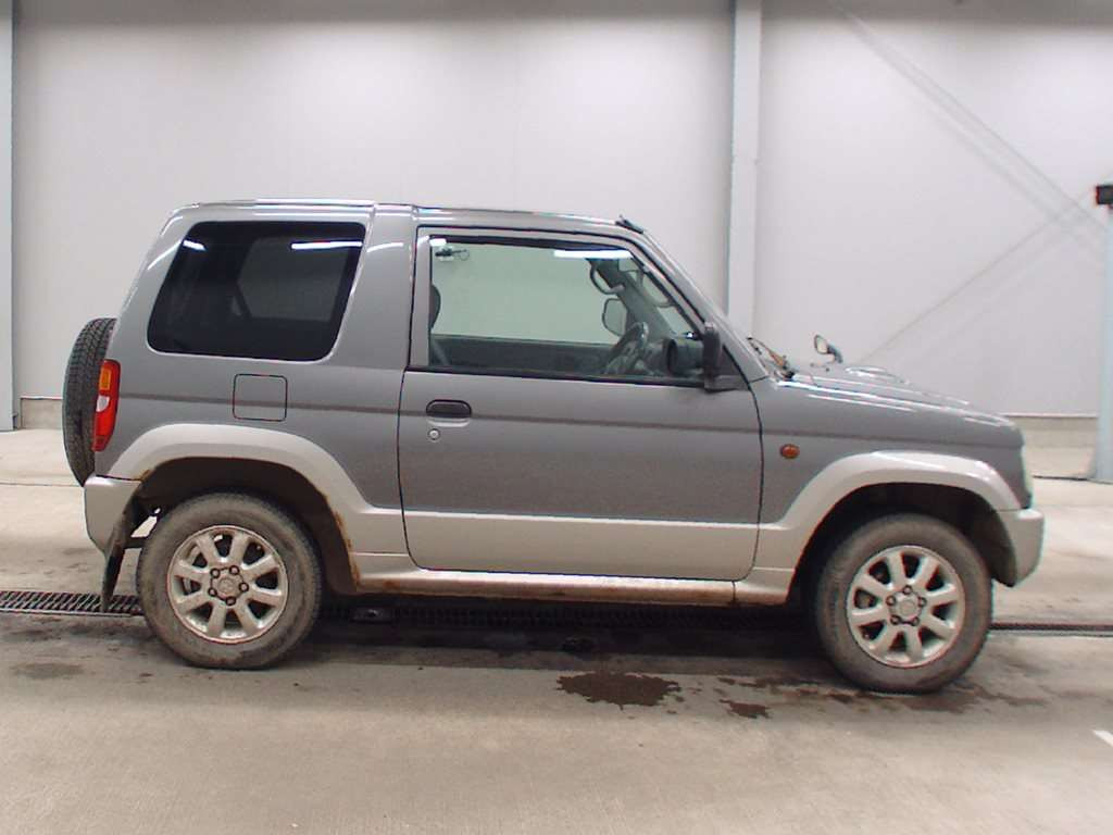 2001 Mitsubishi Pajero Mini H58A[2]