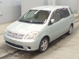 2005 Toyota Raum