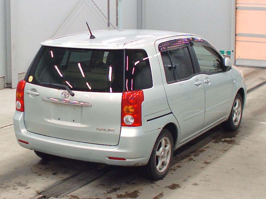 2005 Toyota Raum NCZ25[1]