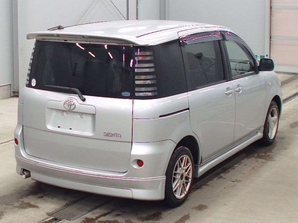 2004 Toyota Sienta NCP85G[1]