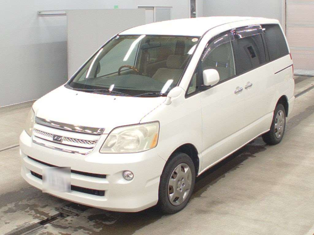 2005 Toyota Noah AZR65G[0]