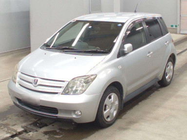 2005 Toyota IST