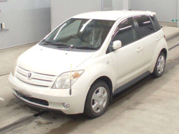 2002 Toyota IST