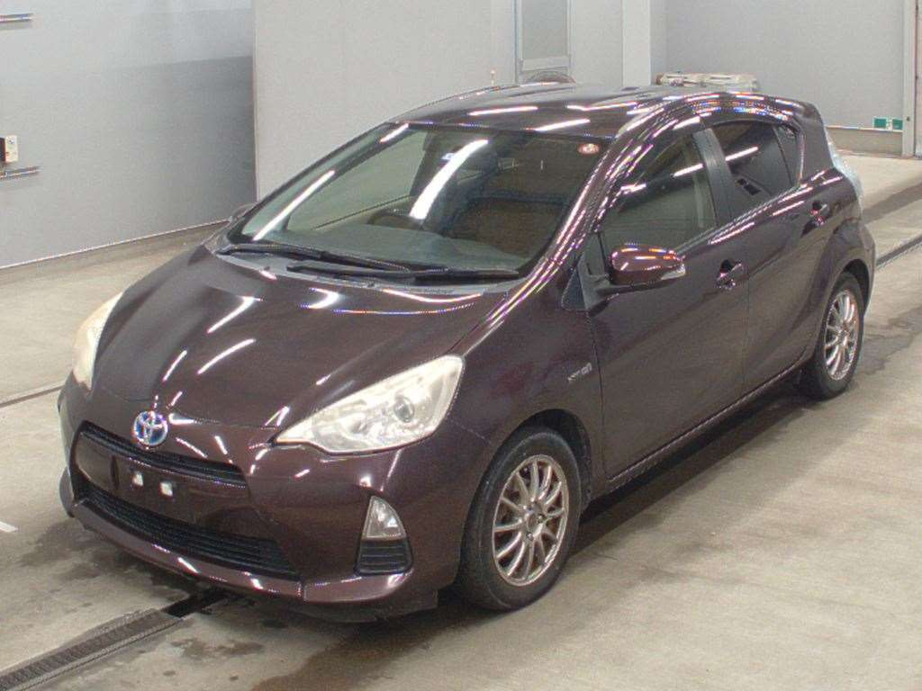 2013 Toyota Aqua NHP10[0]