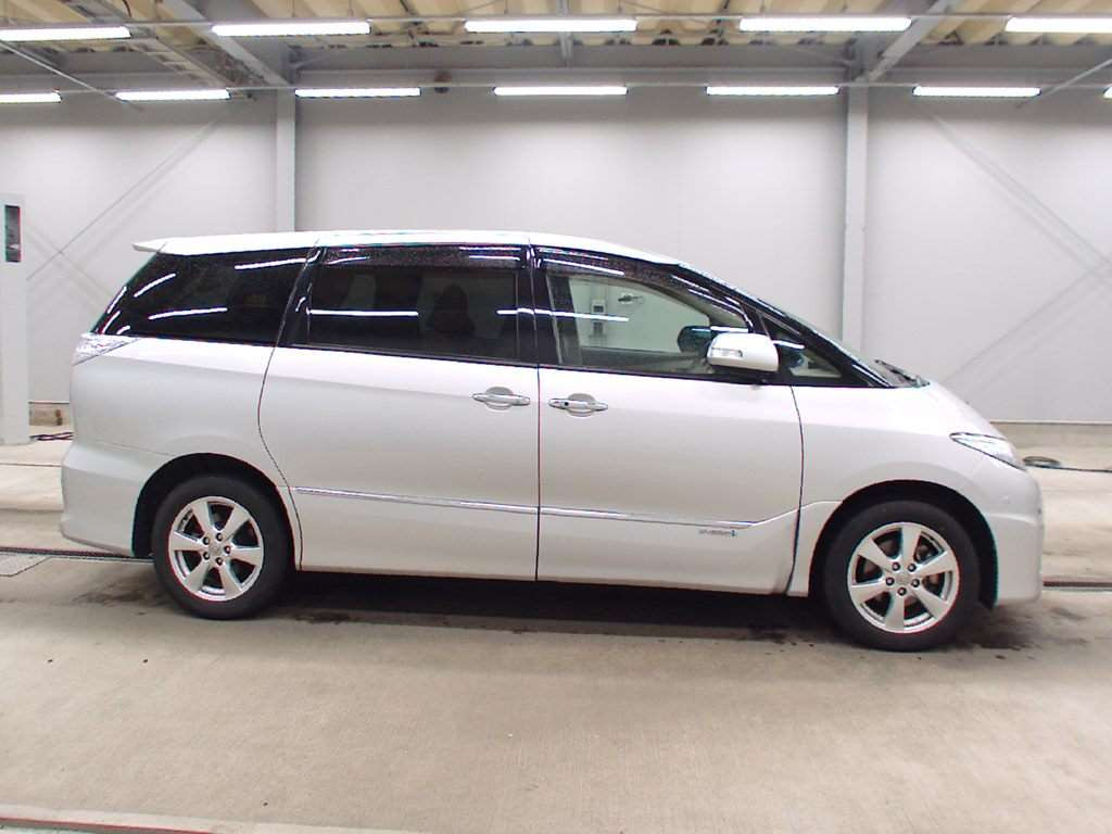 2010 Toyota Estima Hybrid AHR20W[2]