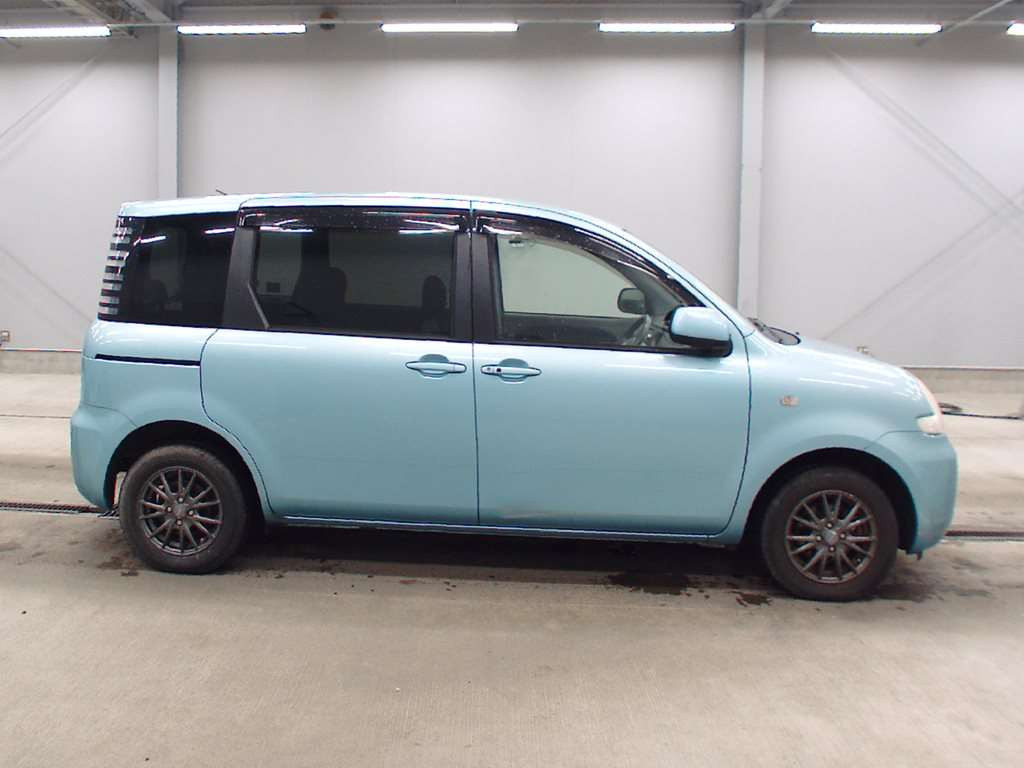 2003 Toyota Sienta NCP85G[2]