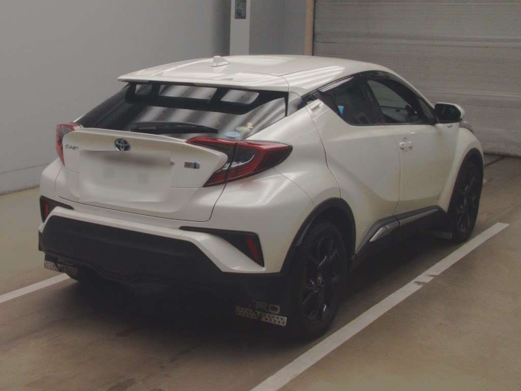 2019 Toyota C-HR ZYX10[1]