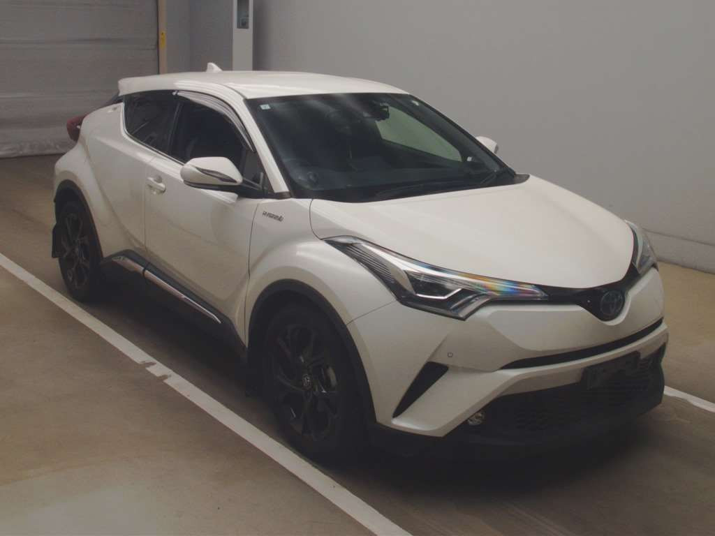 2019 Toyota C-HR ZYX10[2]