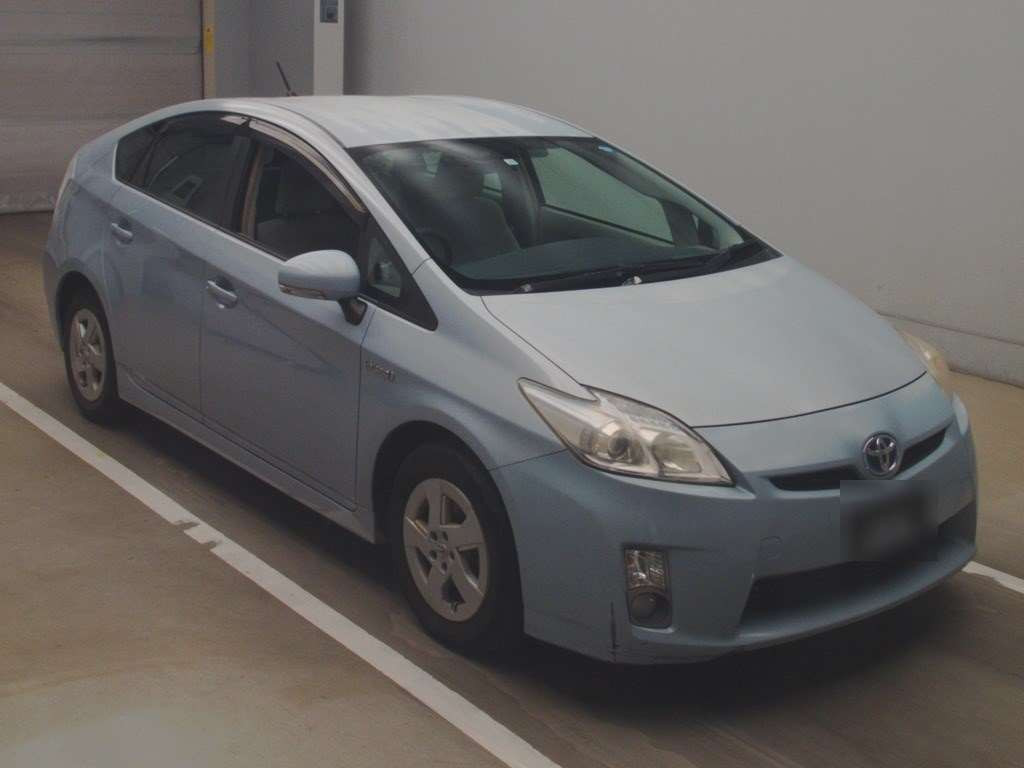 2011 Toyota Prius ZVW30[2]