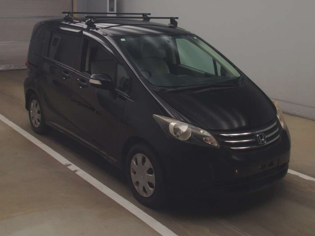 2009 Honda Freed Spike GB3[2]