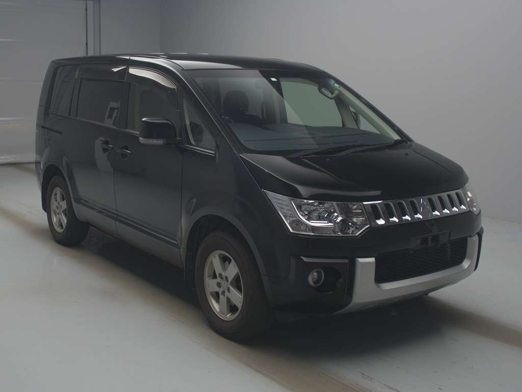 2016 Mitsubishi Delica D5 CV2W[2]