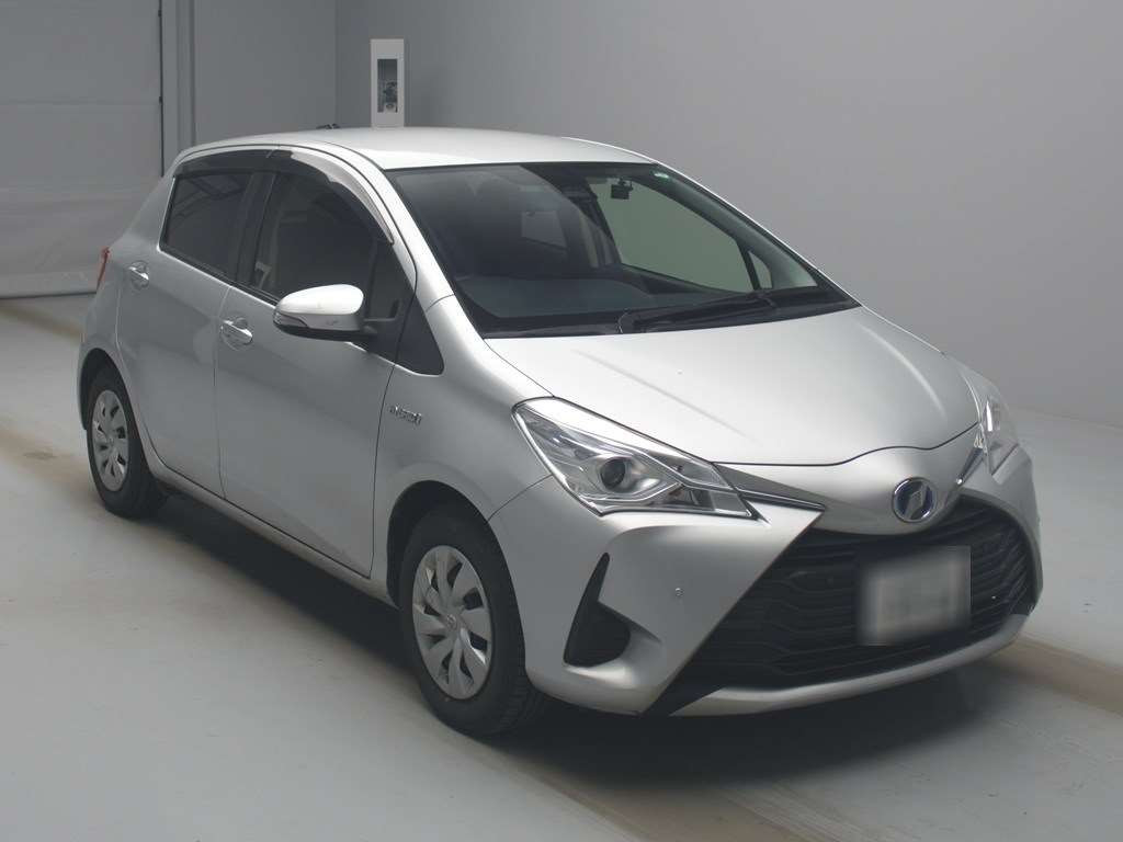 2019 Toyota Vitz NHP130[2]