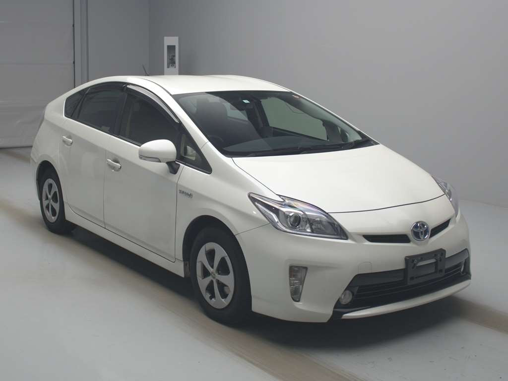 2015 Toyota Prius ZVW30[2]