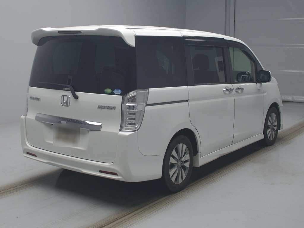 2013 Honda Step WGN Spada RK5[1]