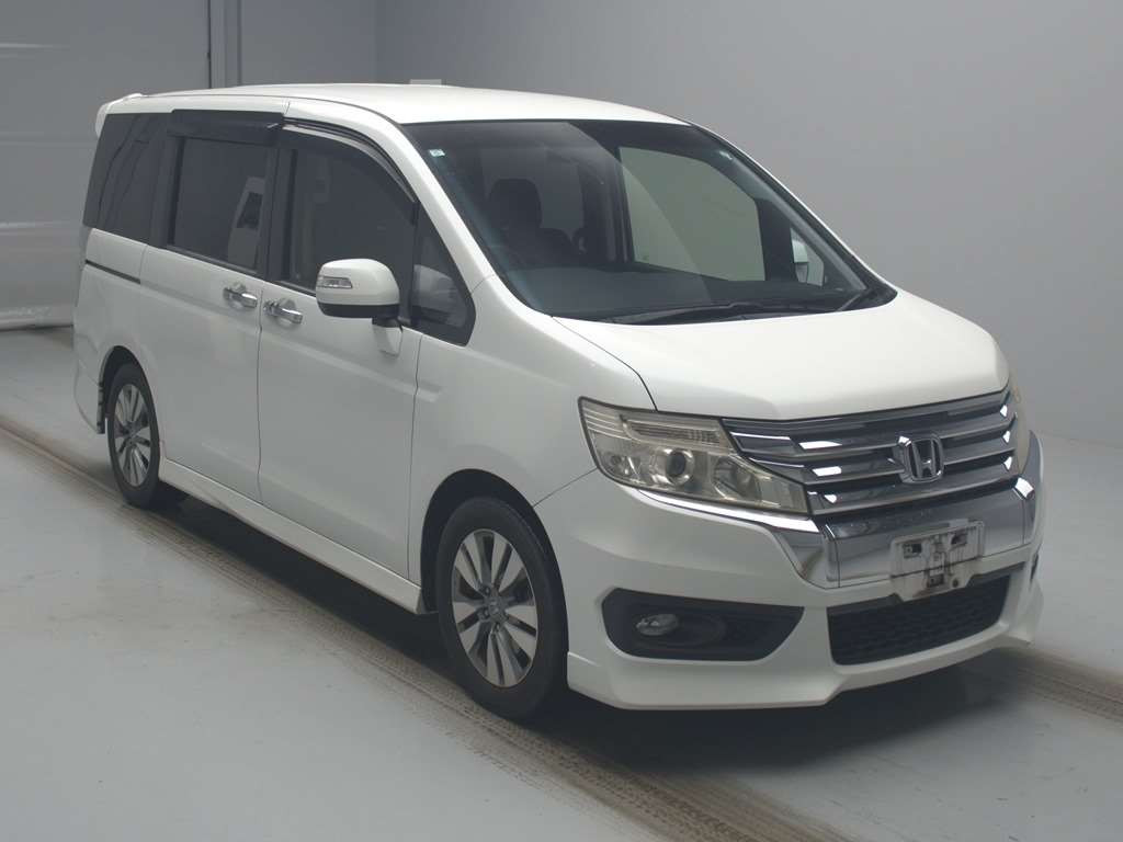 2013 Honda Step WGN Spada RK5[2]