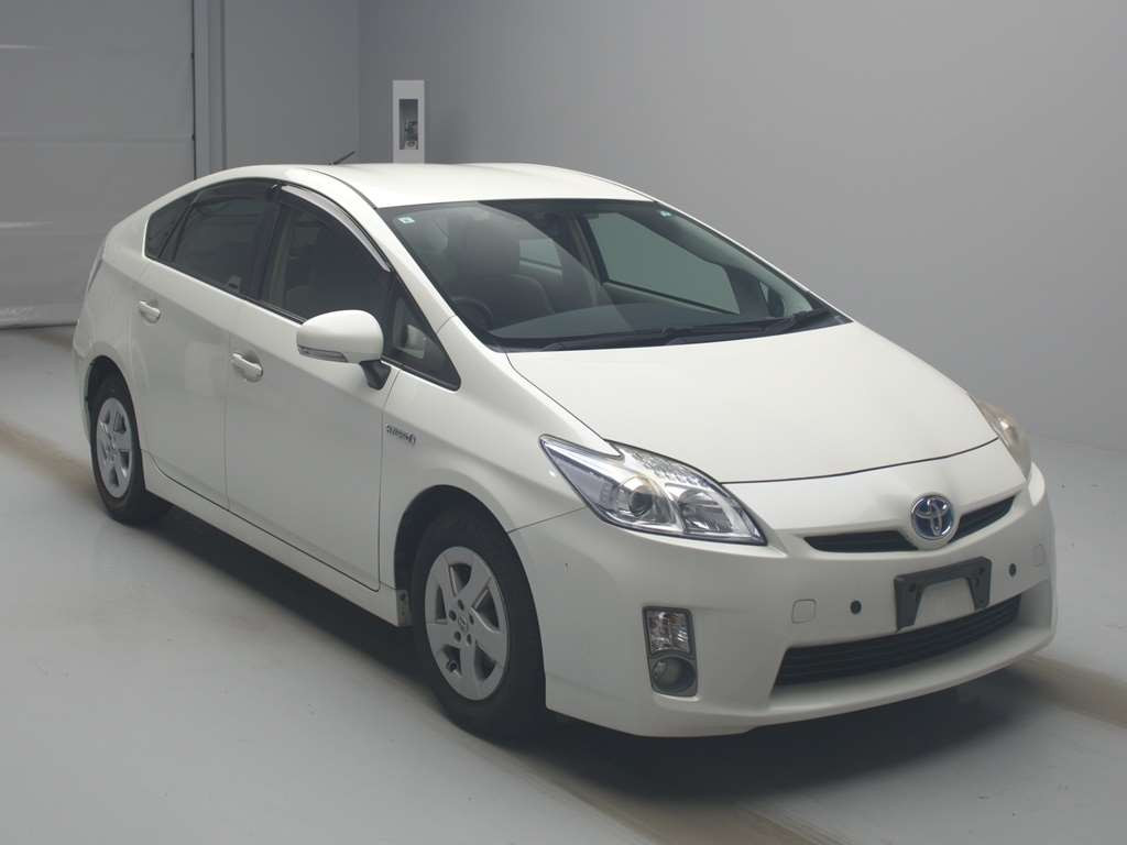 2011 Toyota Prius ZVW30[2]