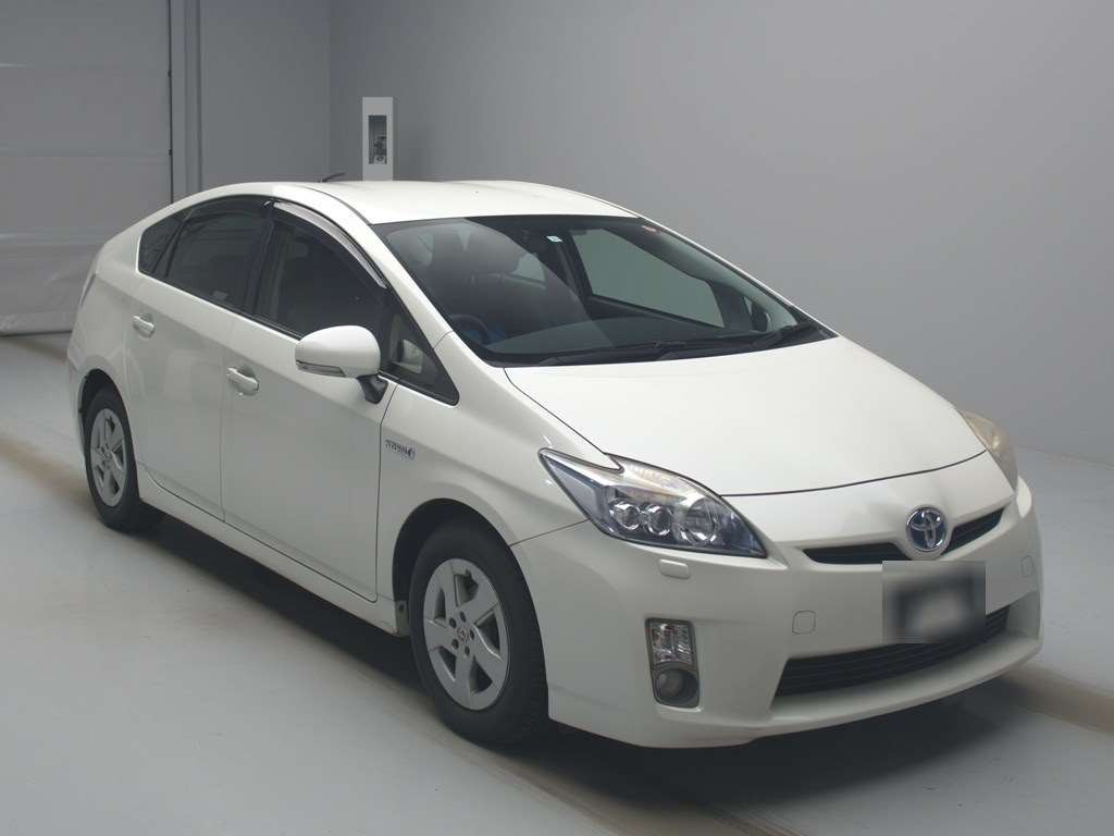 2011 Toyota Prius ZVW30[2]