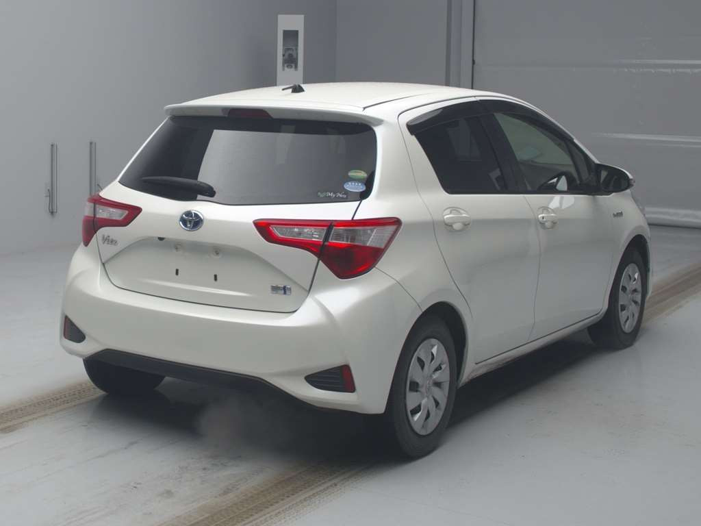 2017 Toyota Vitz NHP130[1]