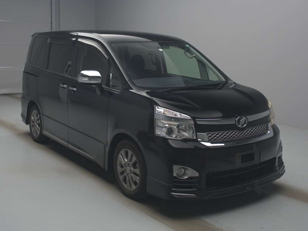 2013 Toyota Voxy ZRR75W[2]